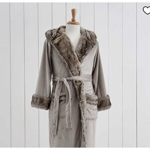 Pottery Barn fur robe